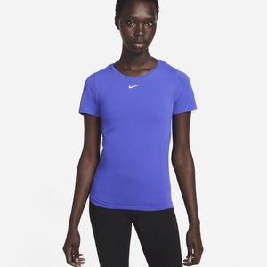 NWT NIKE Dri-Fit ADV Aura Slim Fit Short Sleeve Top